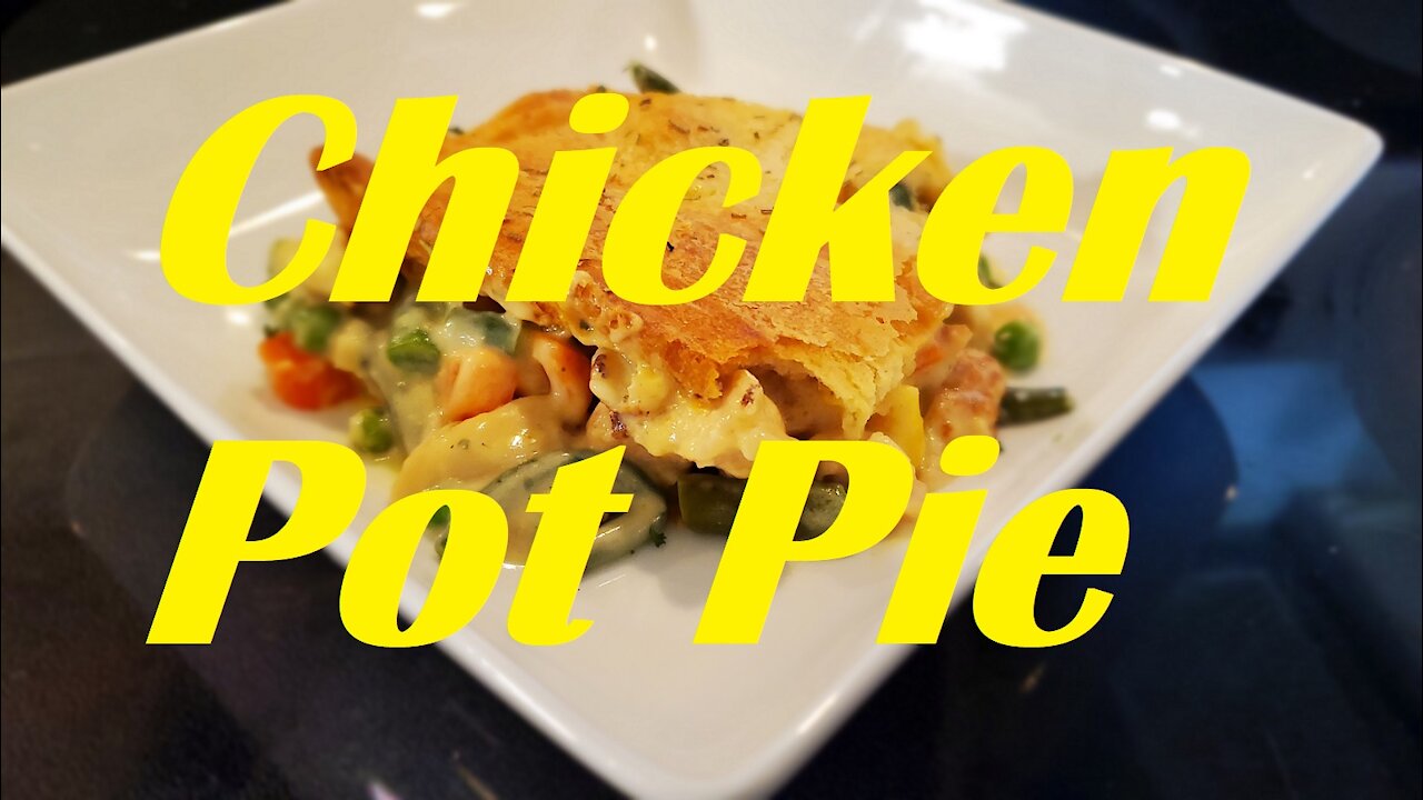 Honey Bear's Kitchen - Chicken Pot Pie - Ep 09