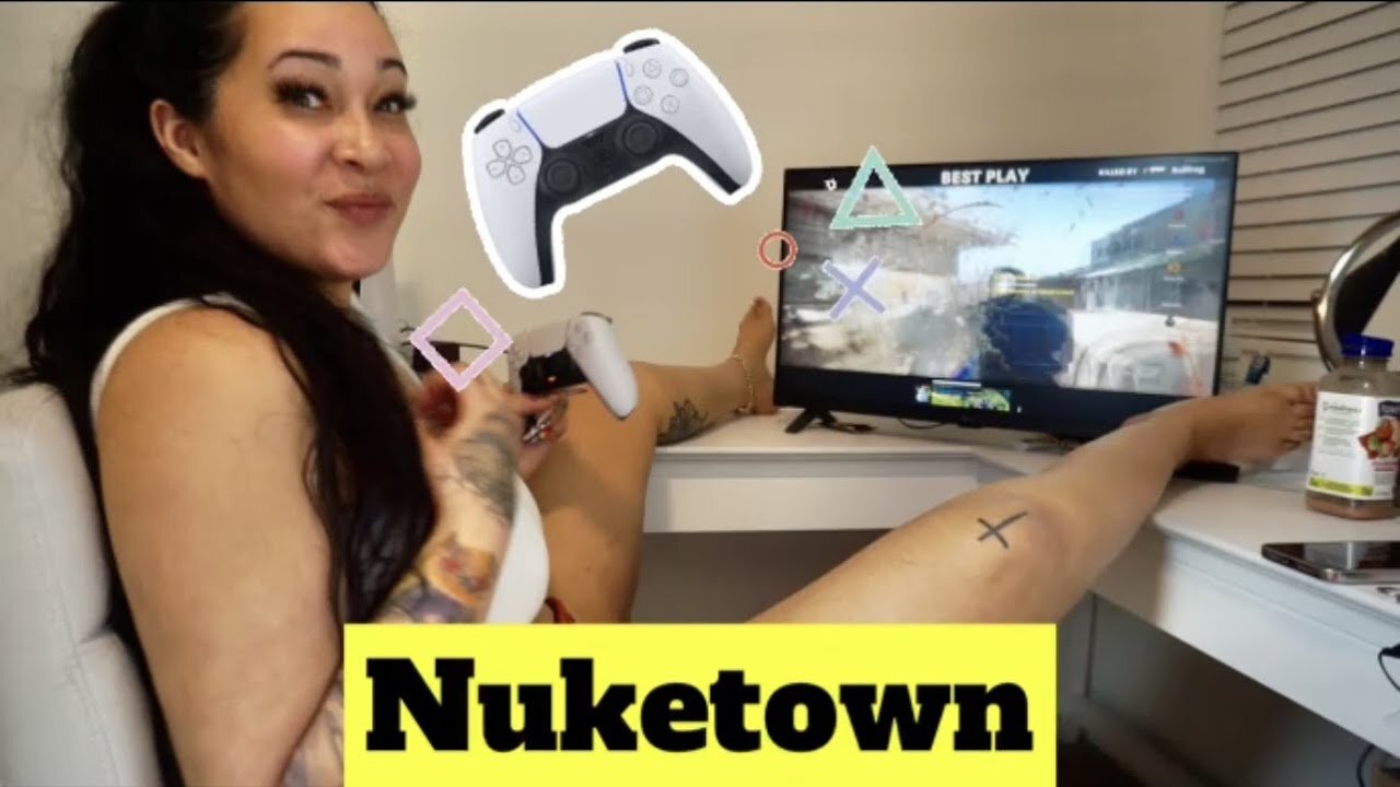 booty Curvy Cutest Gamer Girl Call of Duty SAZONDEPUERTORICO