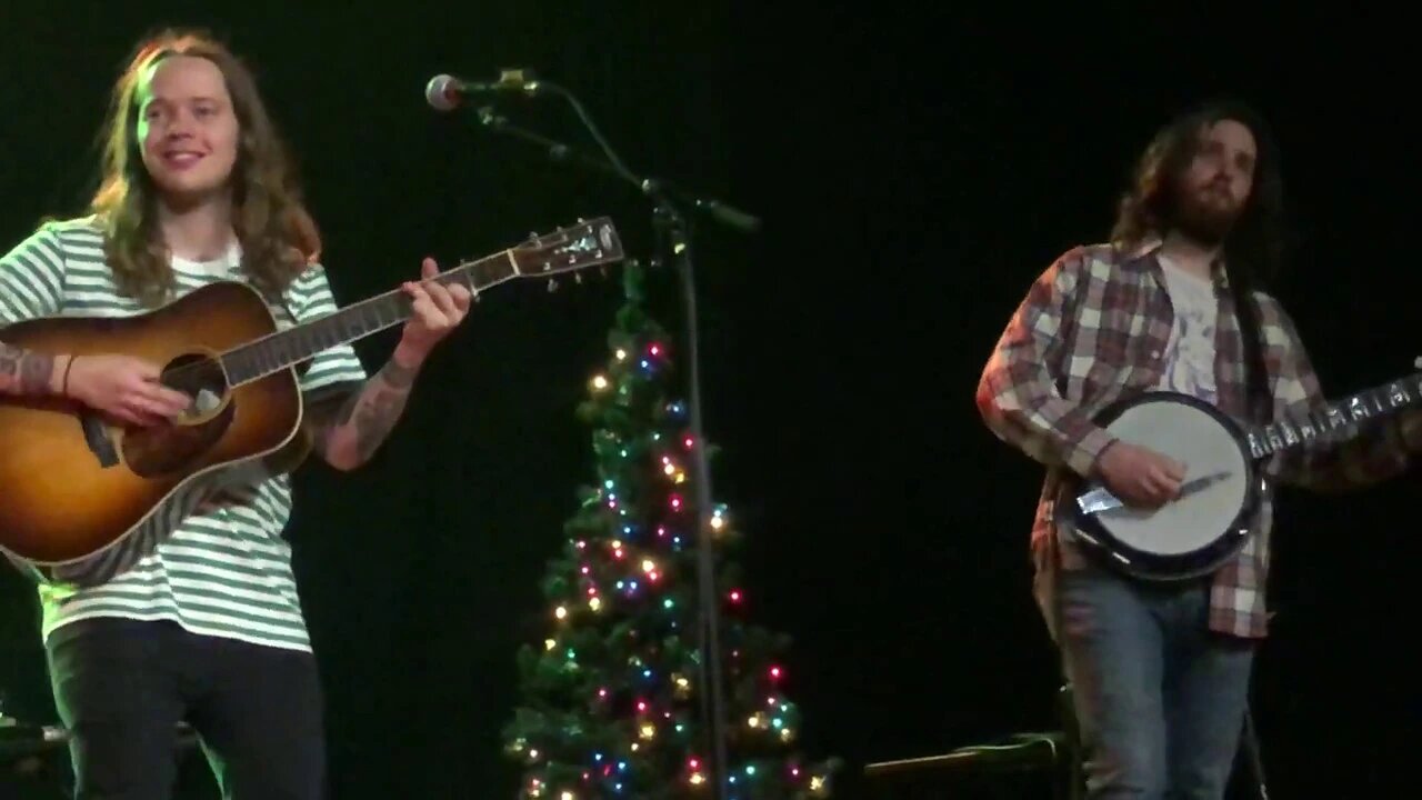 Billy Strings - Sled Ride (String The Halls 2)