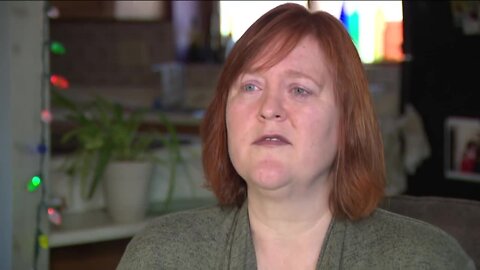 Milwaukee woman designs T-shirts to encourage safe driving