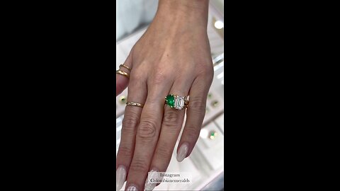 Large Toi Et Moi Dark Green Colombian emerald pear and VS diamond two stone solitaire gold ring