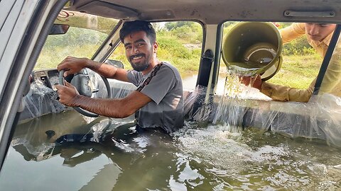 कार के अंदर पानी भर कर कार चलाई - Swimming Pool Inside Car