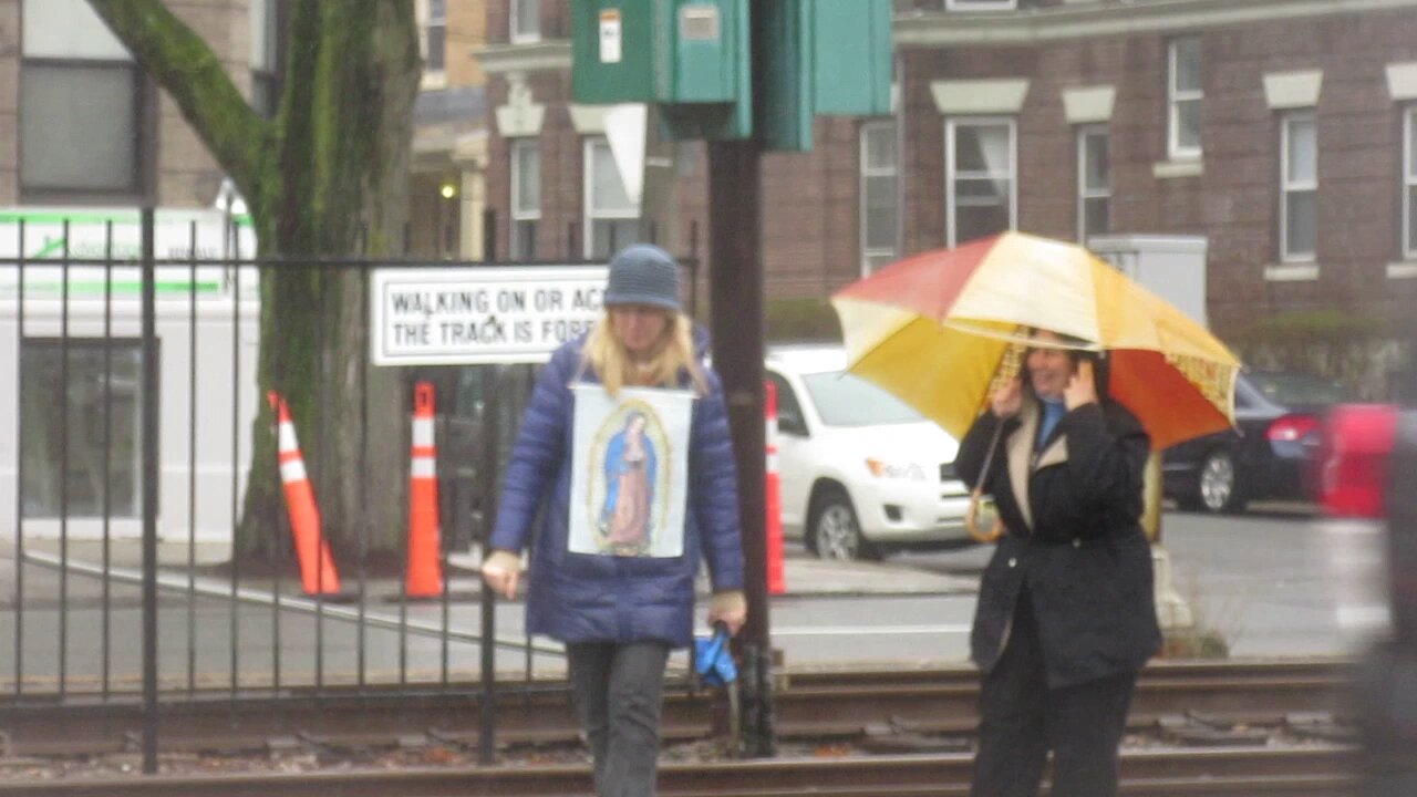 clips images Fr Imbarrato in front of planned parenthood boston 4 21 17
