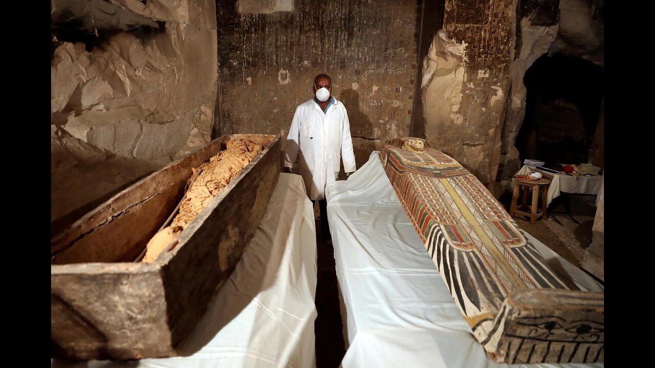 4300 YEAR OLD TOMBS JUST DISCOVERED IN EGYPT