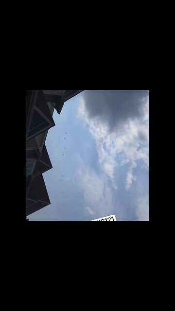 MILITARY HELICOPTERS☁️🚁👨‍🚀FLYING OVER WEST DES MOINES IOWA☁️🚁☁️🚁💫