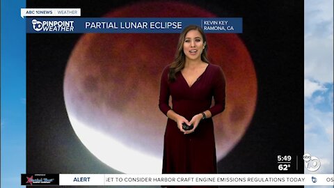 ABC 10News Pinpoint Weather with Weather Anchor Vanessa Paz