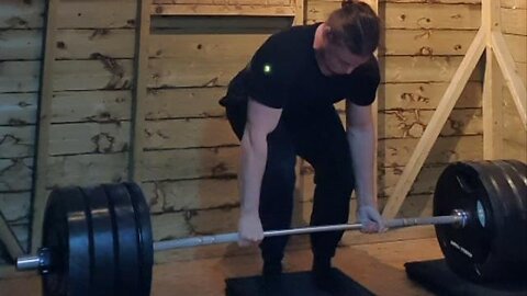 Easy 190 Kgs Deadlift Heavy single. Fastest it's moved yet! I knew 210 Kgs was DONE after this.