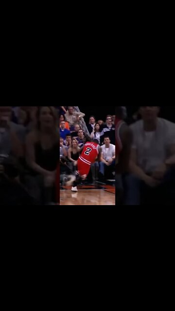 Nate Robinson sneaking UNDER defenders