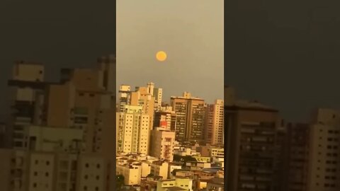 Tarde de lua cheia em Vila Velha