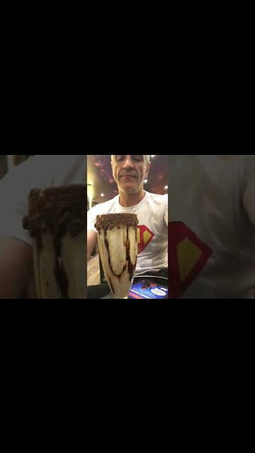 Tomando um Loki no Heróis Burger em Santos