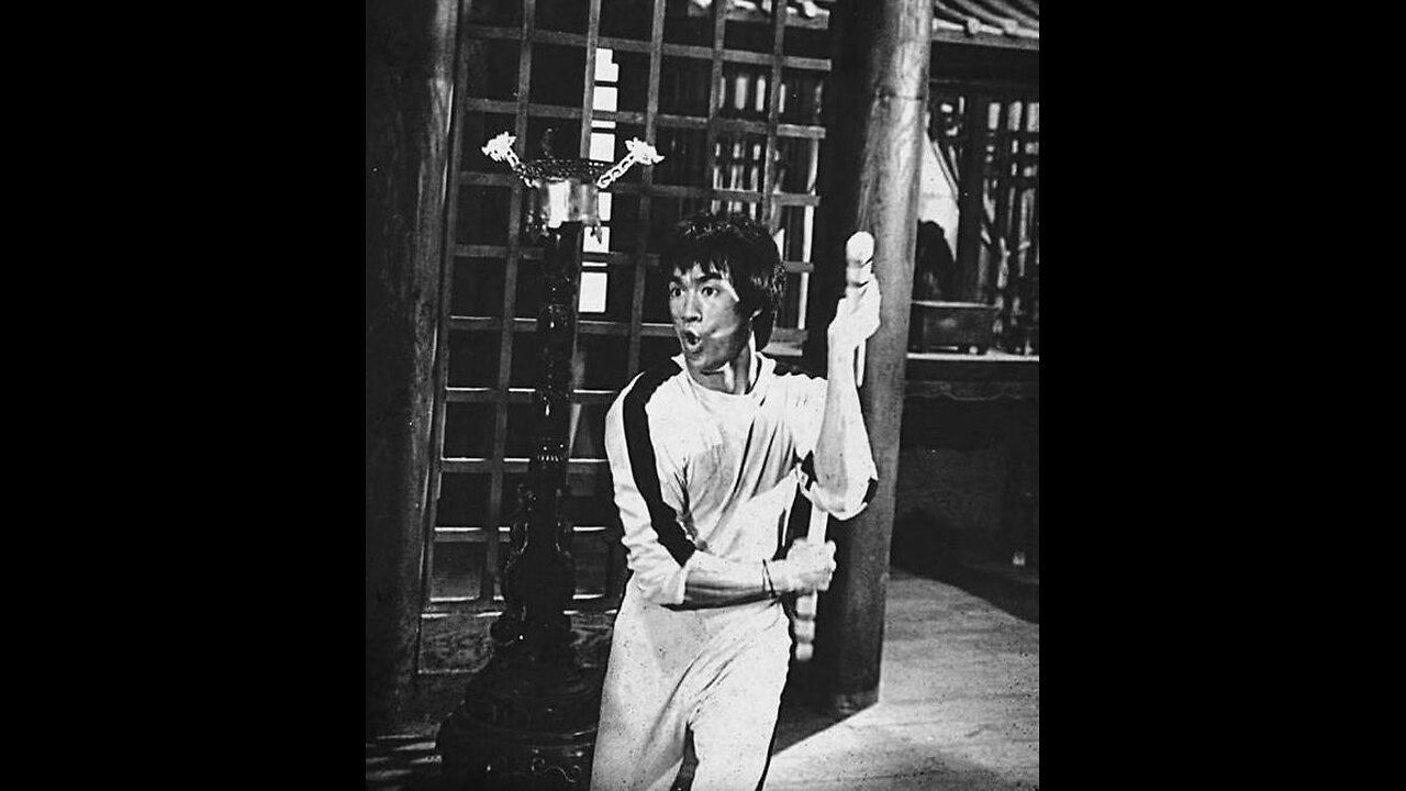 Cross kick Studio Films Bruce Lee Game of Death