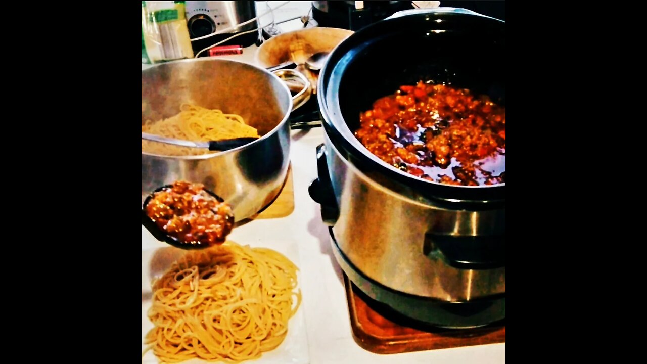 How to Make the Best CrockPot Spaghetti Sauce plus a MailCall