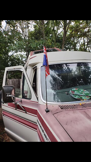 If you have a birthday don't blow out your candles just saying o7 🇺🇲🦅 fren