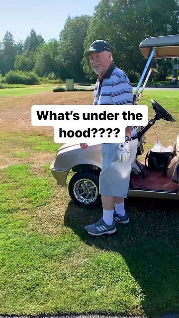 Now THAT'S a serious #HydrationSituation 🥃🔥 I'mma need one of those golf carts 😩⛳