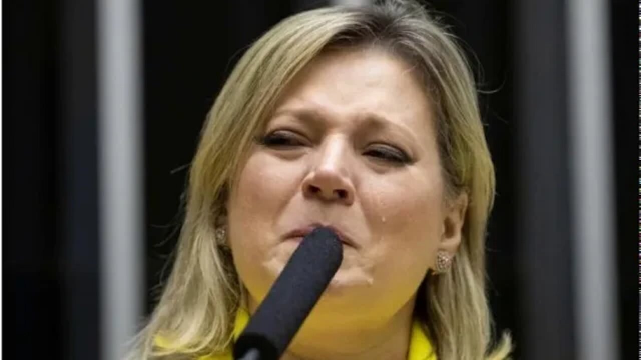 Joice Hasselmann vai ao Pânico no Rádio mentir sobre Bolsonaro e leva invertida