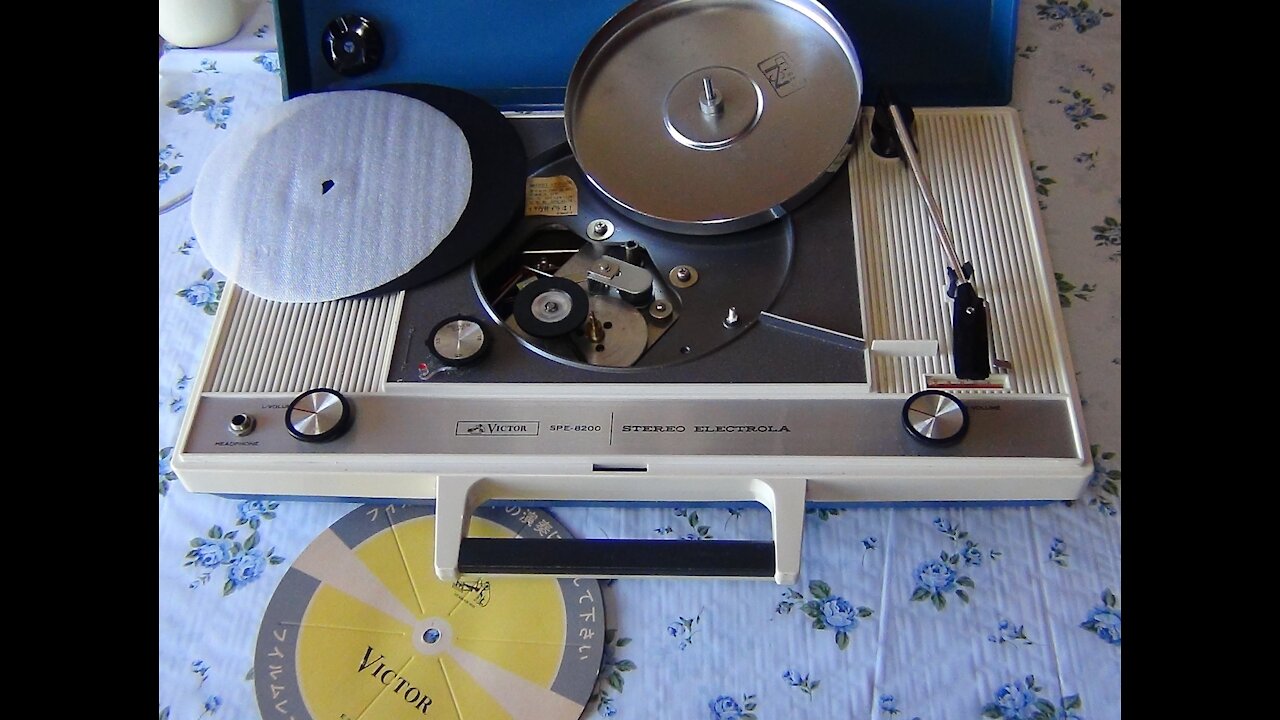 Vintage Victor SPE-8200 Record Player, Restored