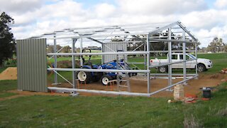 Building the kit shed 8 - Sheeting in