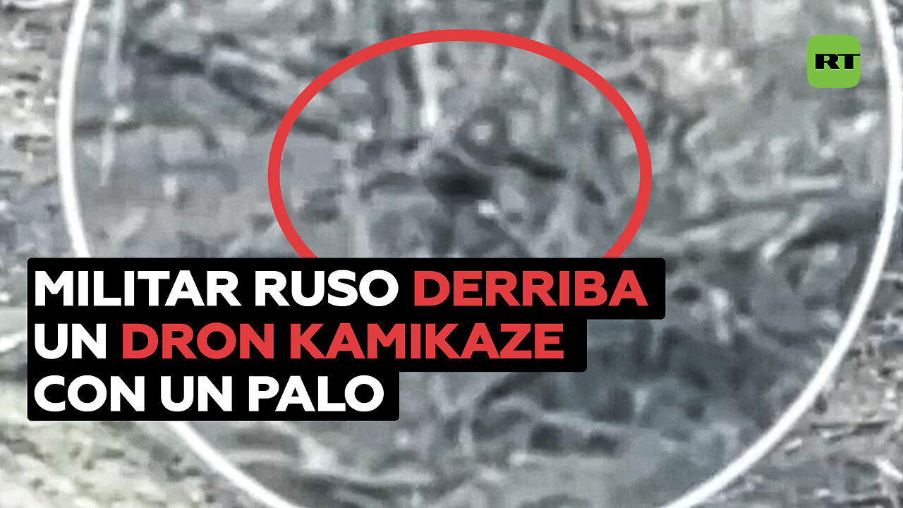 Un soldado ruso se salva de un dron ucraniano gracias a un palo