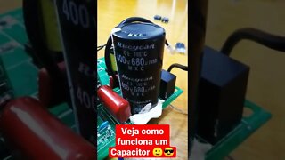 Veja como é simples de entender o funcionamento de hum capacitor.