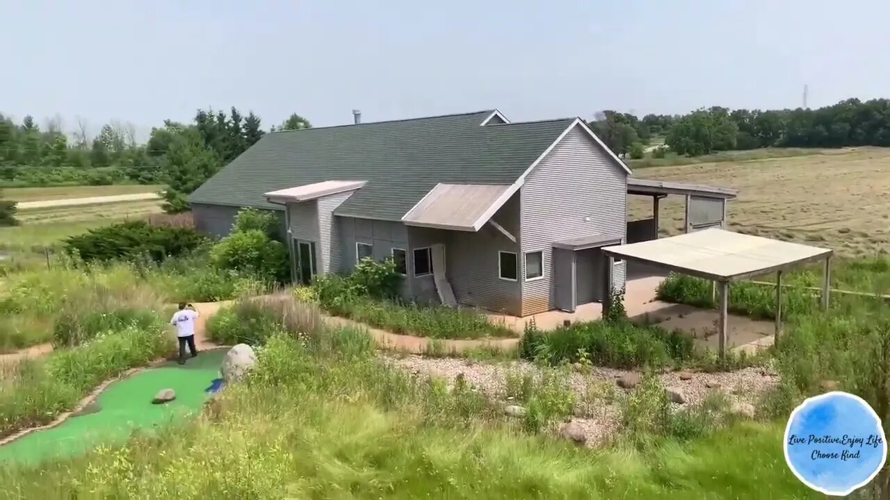 Abandoned Mini Golf Course (Cops Showed Up)