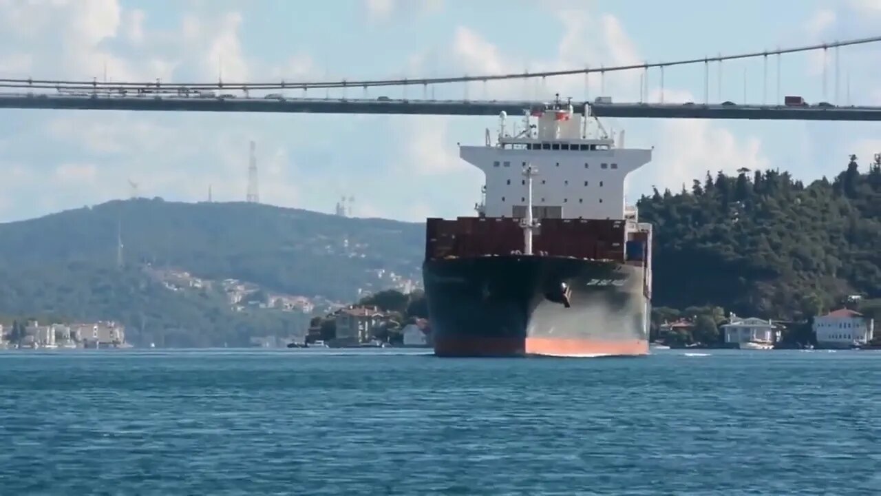 6 & The giant ship passing through the Istanbul Strait