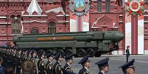 Will Russia use Nuclear Weapons in Ukraine_ Putin's Decision, US Reaction & the N