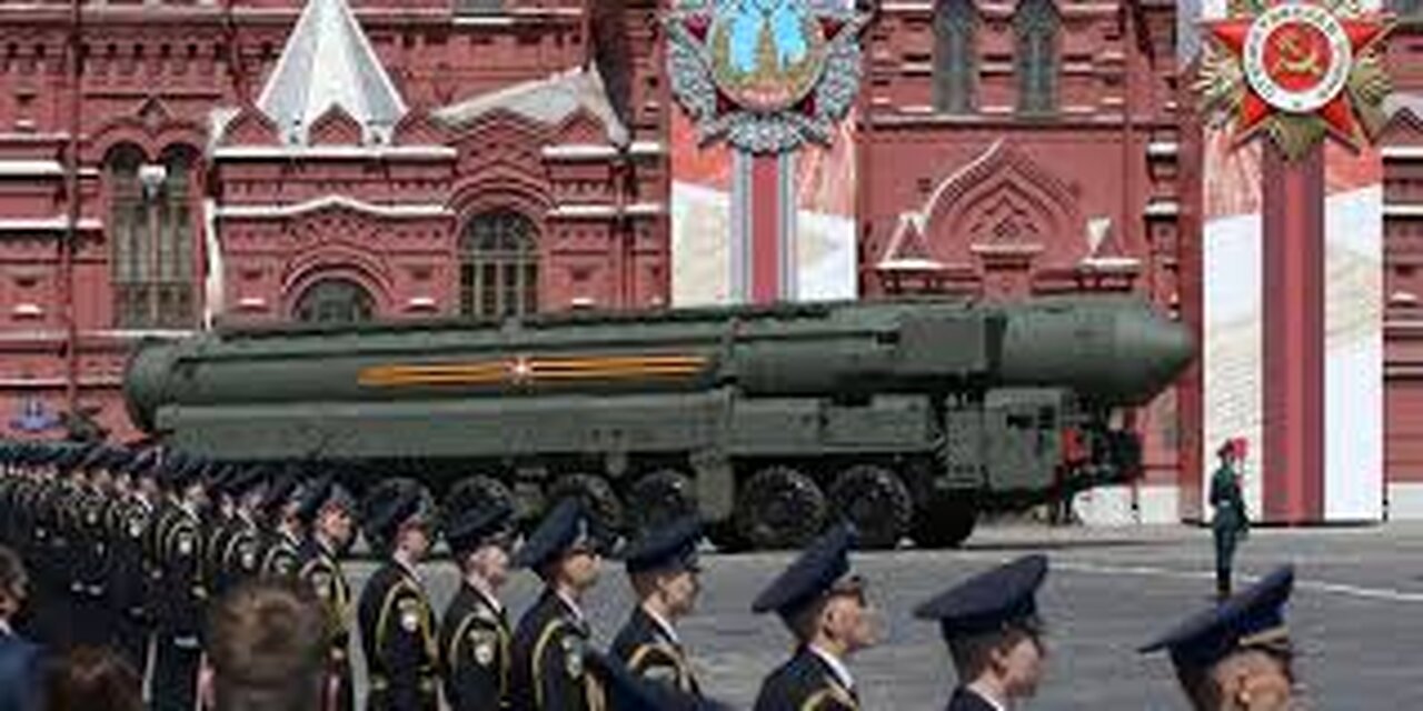 Will Russia use Nuclear Weapons in Ukraine_ Putin's Decision, US Reaction & the N