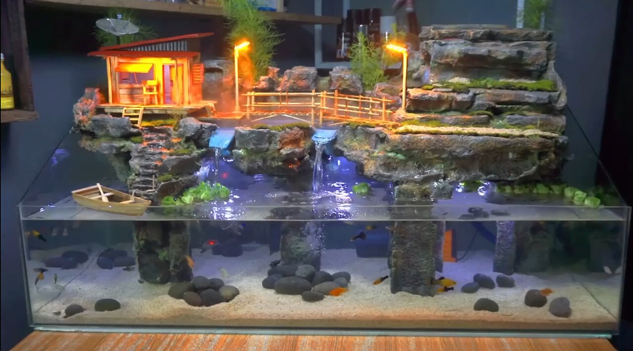 Turned A Broken Aquarium into A Waterfall Diorama Aquarium (Made Aquarium Decorations)