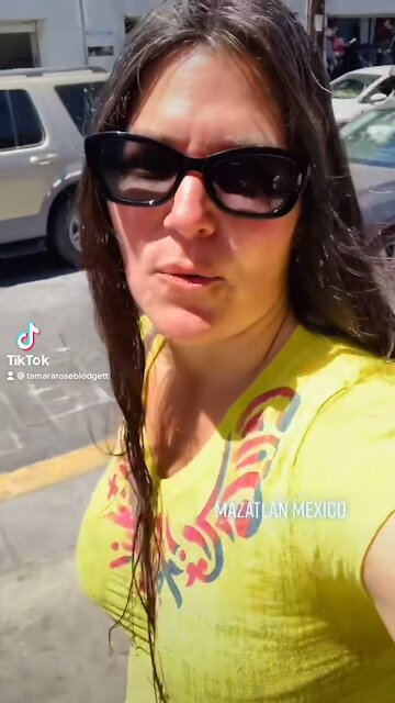 Learning the courtesy ropes of living in Mazatlán 👏🏻