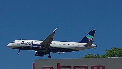 Airbus A320NEO PR-YRU vindo de Campinas,Boeing 737 MAX 8 PS-GPF vindo de Brasília para Manaus