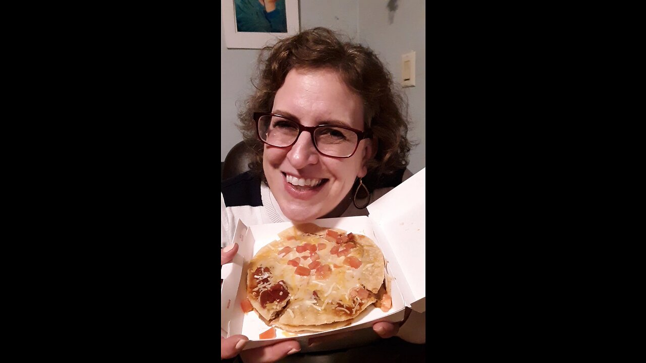 Hungry Giron eats Taco Bell's Mexican Pizza