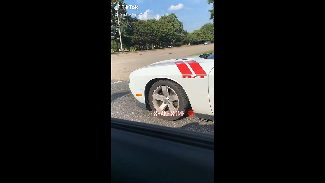 Dodge Challenger R/T vs Dodge Charger R/T