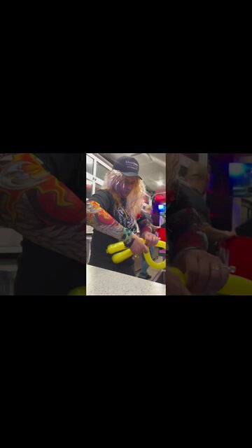 ￼ how to make a cat balloon animal