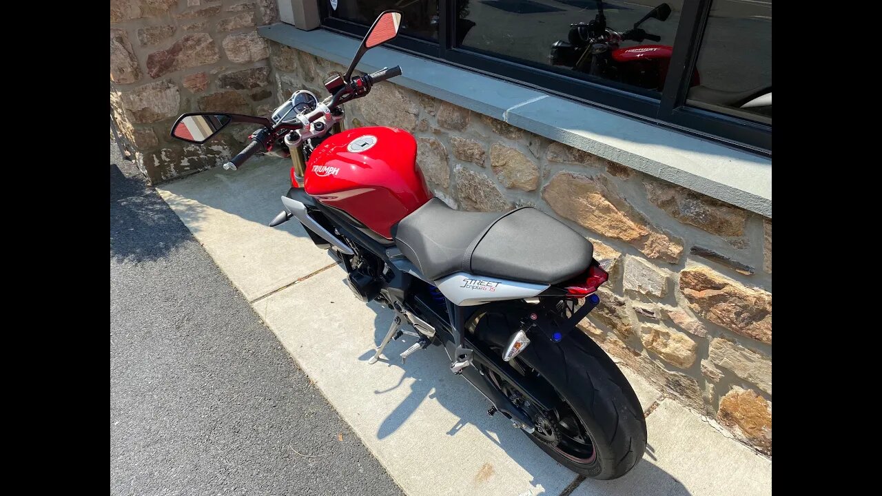 16 Triumph Street Triple T727676