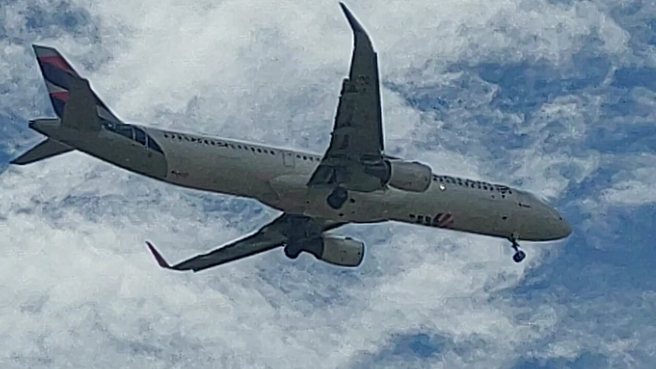 Airbus A321 PT-XPF vindo de Guarulhos para Fortaleza,A321 PT-XPF coming from Guarulhos to Fortaleza