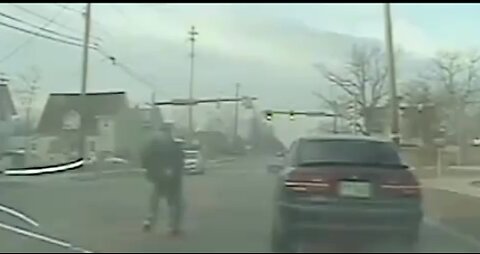 Footage of Pulled over suspect opens fire on cops w AK-47 n hits both but got unalived right after