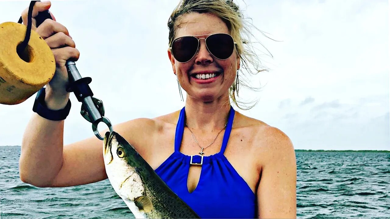 Fishing for Speckled Trout with HEAVY Boat Traffic, Corpus Christi, Texas