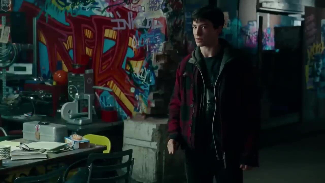 Bruce Wayne meets Barry Allen _ Justice League.mp4