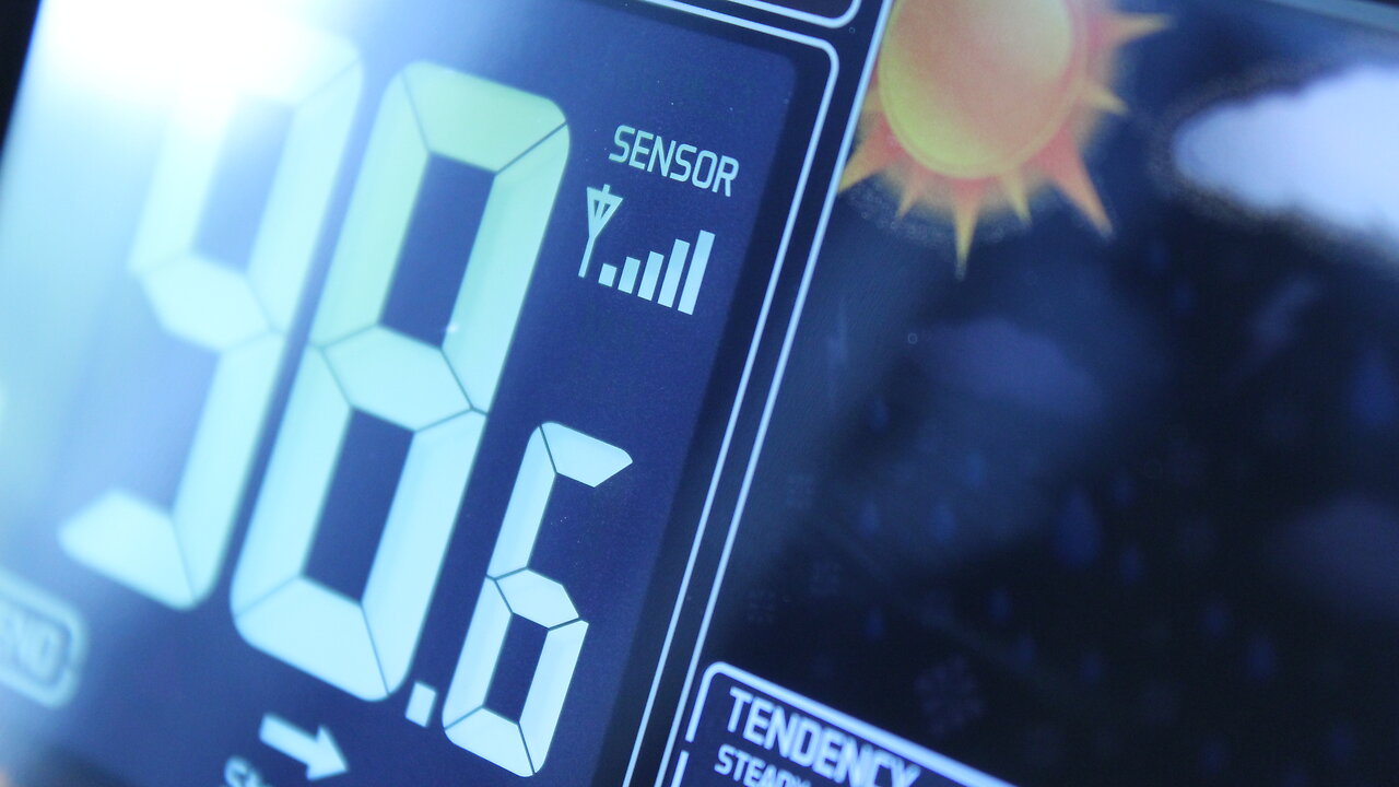 Weather Station Teardown - UHF Wireless Forecasting Station