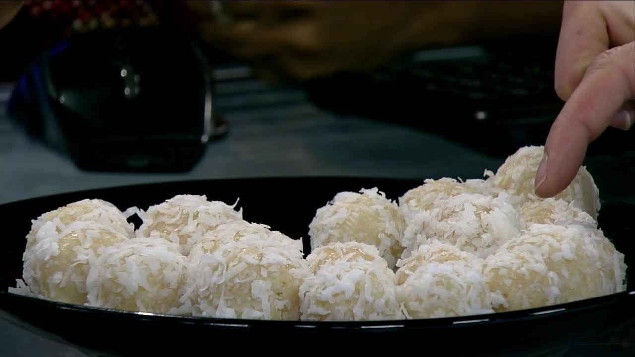 2022 Cookie book recipes: Coconut Ladoos