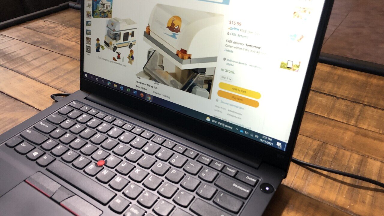 'Tis the season for scams: Tips for safe holiday shopping online