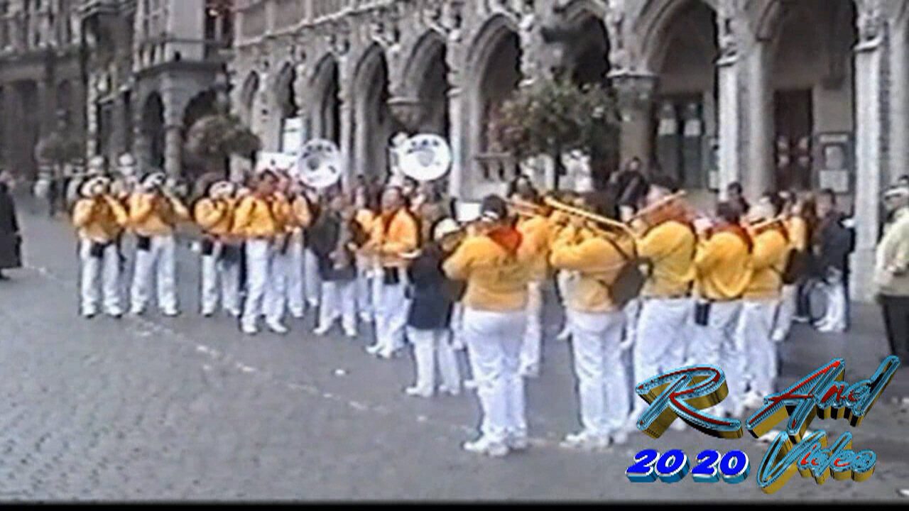 D.M.A Band Manekenpis et grand Place