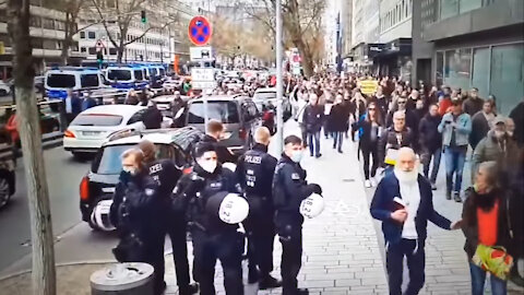 ALEMANIA SE LEVANTA CONTRA FALSA PANDEMIA.