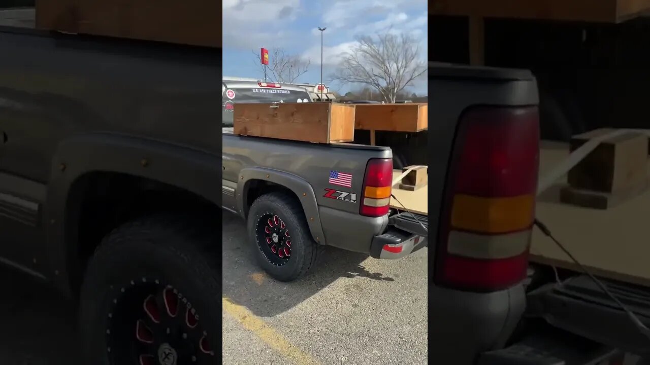 Carpenter made his own toolbox out of wood