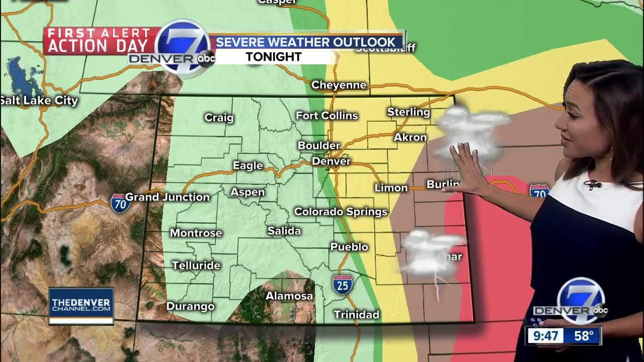 Risk for strong thunderstorms over the plains Sunday