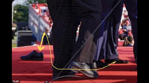 FEMALE SECRET SERVICE AGENT TOSSED AWAY🤵‍♀️👞🏚️🥷PRESIDENT TRUMP SHOE OFF STAGE👞🤵‍♀️🏚️🥷💫