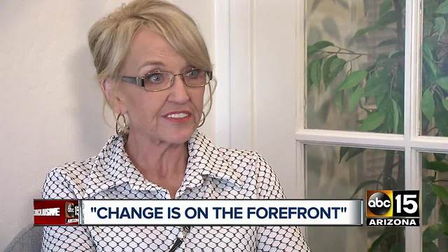 Former Gov. Jan Brewer reacts to Flake’s resignation