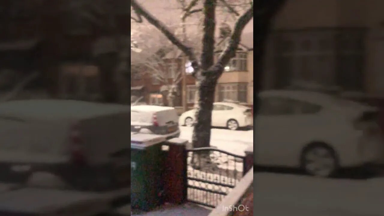 Snow flow in uk London first time I show