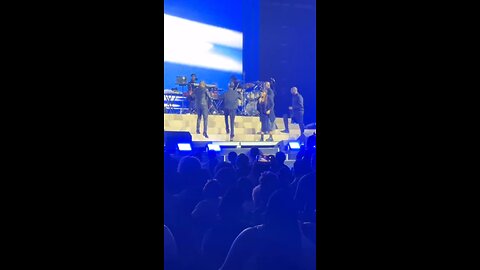 V. Keys - He turned it! Tye Tribbett - reunion tour. ￼