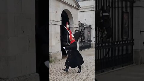 A different changing of the guards foot Guards change arches #thekingsguard